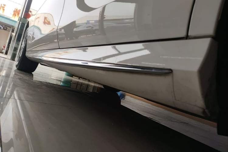 Used Mercedes-Benz E-Class 2020 Restyled E 300 L Sporty and Stylish Edition Left Side Sill