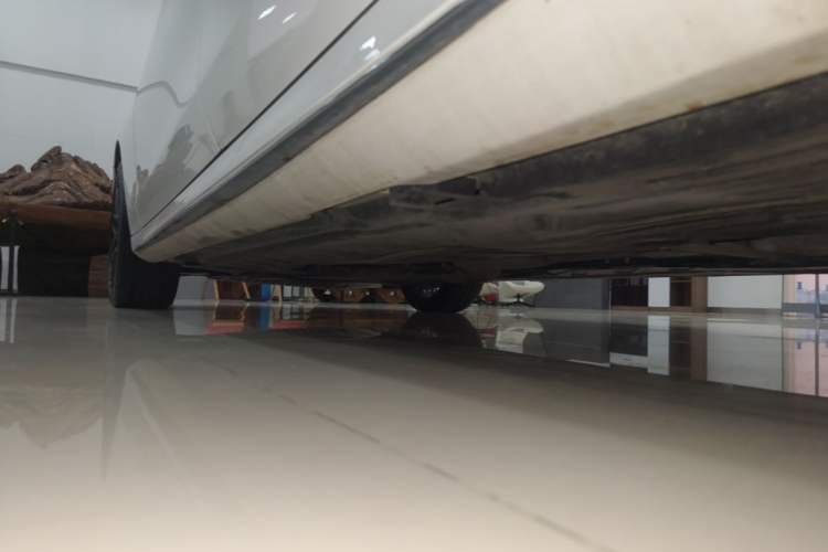 Used Mercedes-Benz E-Class 2020 E 300 L Sporty and Stylish Model Left Side Sill