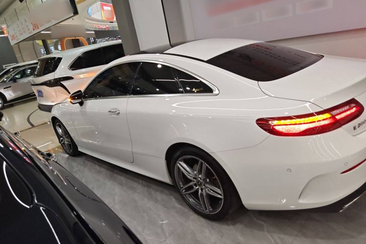 Used Mercedes-Benz E-Class 2020 E 260 Coupe Left Side