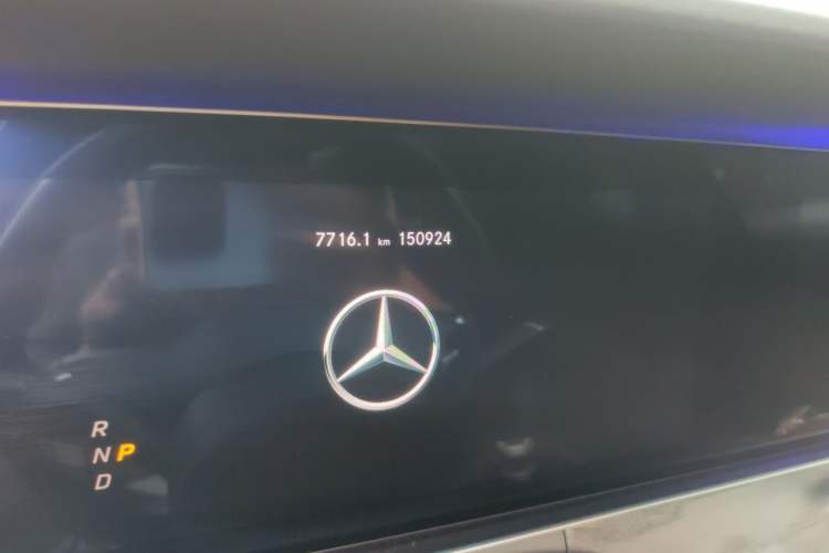 Used Mercedes-Benz E-Class 2020 E 300 L Sport Luxury Edition Odometer Close Up