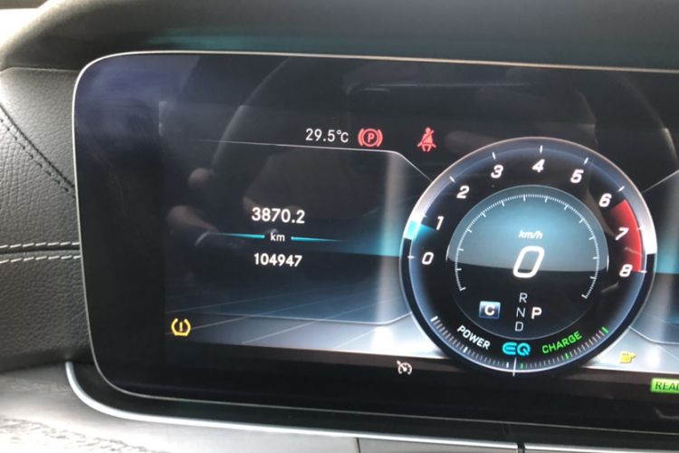 Used Mercedes-Benz E-Class 2020 E 260 L Sport Edition Odometer Close Up