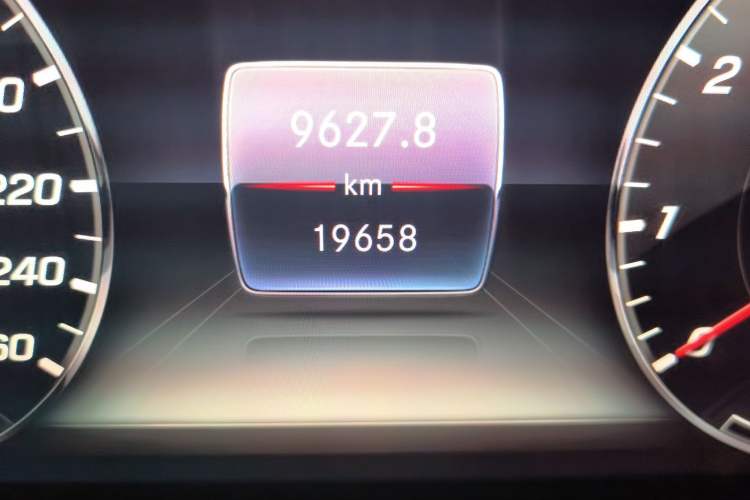 Used Mercedes-Benz E-Class 2020 E 260 Sport Edition Odometer Close Up