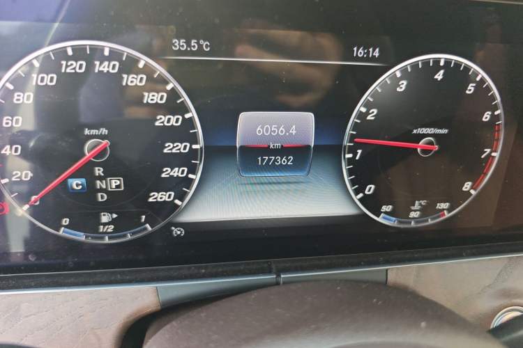 Used Mercedes-Benz E-Class 2020 Facelift E 300 L Stylish Edition Odometer Close Up
