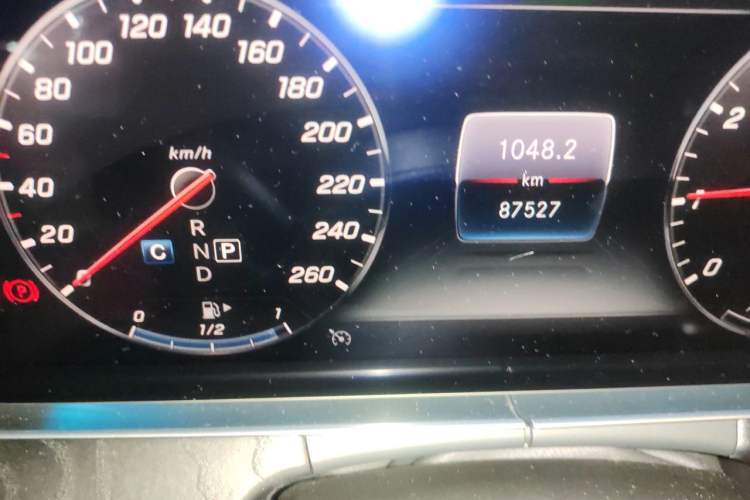 Used Mercedes-Benz E-Class 2020 E 260 Coupe Odometer Close Up