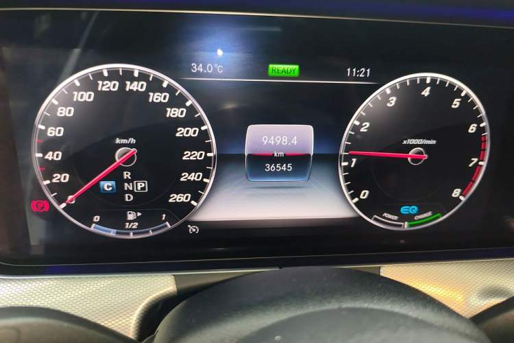 Used Mercedes-Benz E-Class 2020 E 260 Sport Edition Odometer Close Up