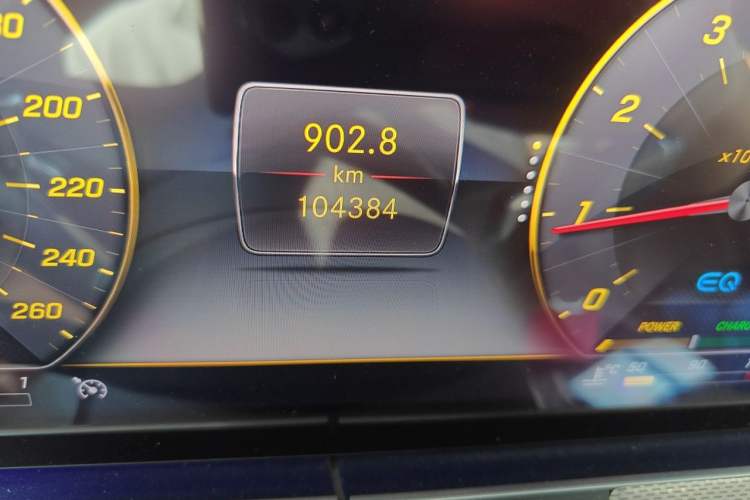 Used Mercedes-Benz E-Class 2020 Facelift E 260 Sport Edition Odometer Close Up