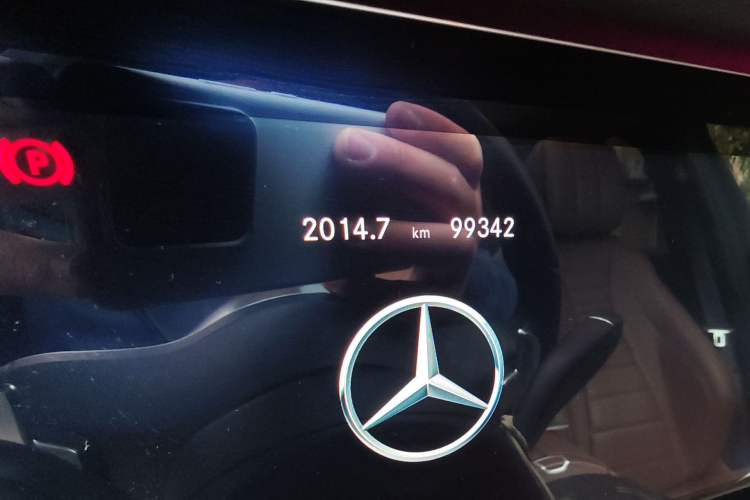 Used Mercedes-Benz E-Class 2020 Restyled E 300 L Sporty and Stylish Edition Odometer Close Up