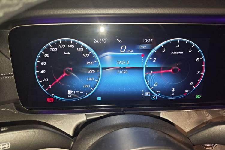 Used Mercedes-Benz E-Class 2020 E 300 L Sport Luxury Edition Odometer Close Up