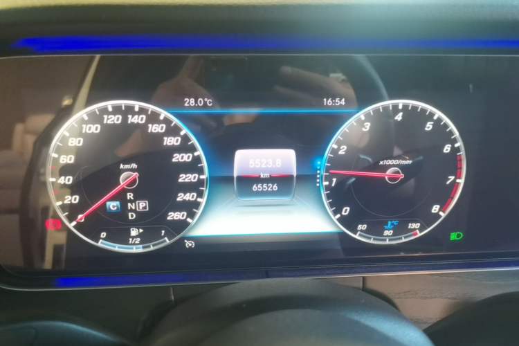 Used Mercedes-Benz E-Class 2020 Restyled E 300 L Sport Exclusive Edition Odometer Close Up