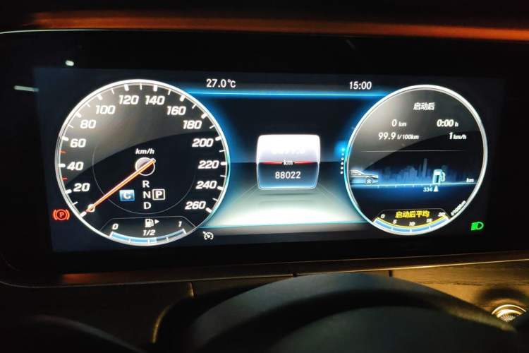 Used Mercedes-Benz E-Class 2020 Restyled E 300 L Sporty and Stylish Edition Odometer Close Up