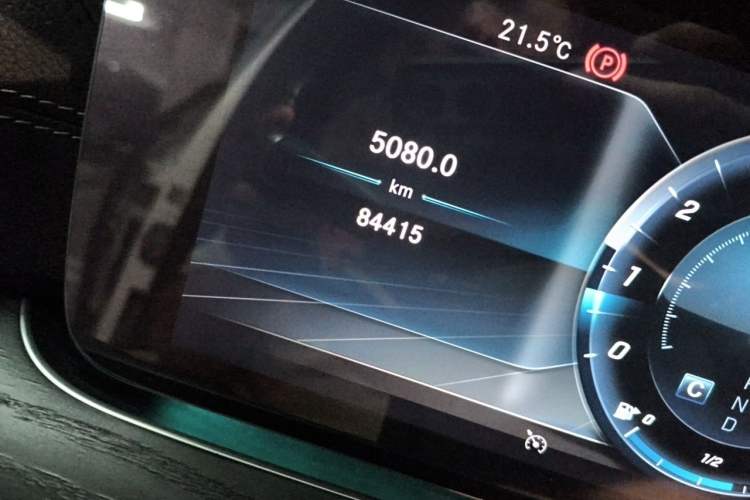 Used Mercedes-Benz E-Class 2020 Restyled E 300 L Sporty and Stylish Edition Odometer Close Up