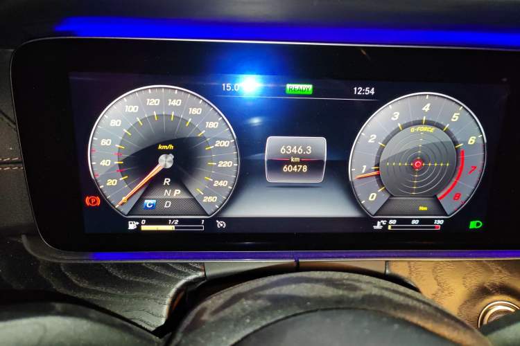 Used Mercedes-Benz E-Class 2020 E 260 Coupe Odometer Close Up