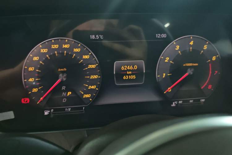 Used Mercedes-Benz E-Class 2020 Restyled E 300 L Exclusive Edition Odometer Close Up