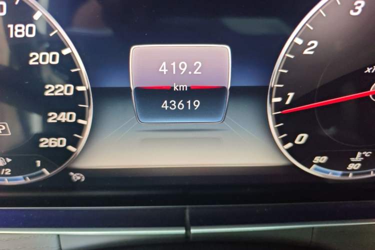 Used Mercedes-Benz E-Class 2020 Restyled E 300 L Sport Exclusive Edition Odometer Close Up
