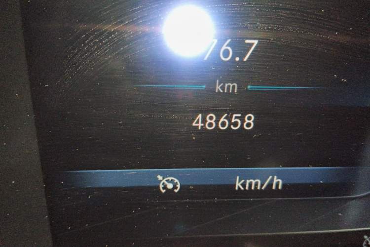 Used Mercedes-Benz E-Class 2020 E 260 Coupe Odometer Close Up