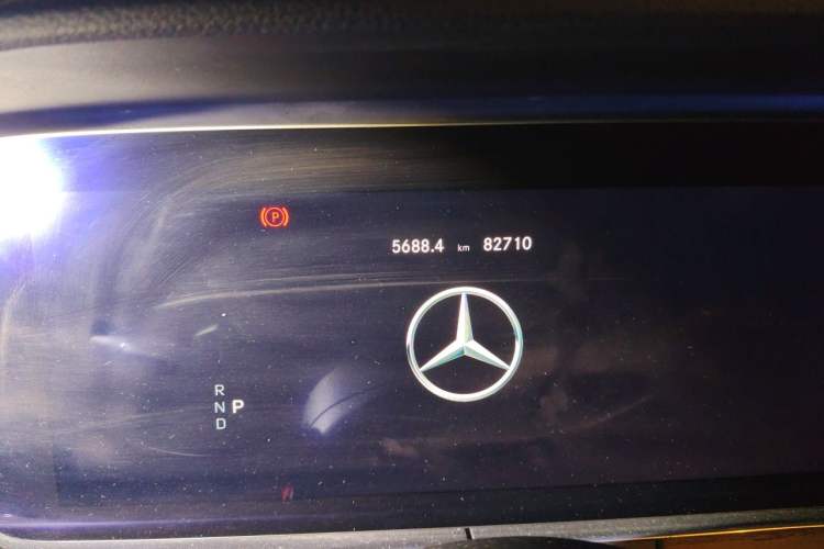 Used Mercedes-Benz E-Class 2020 Restyled E 300 L Sport Exclusive Edition Odometer Close Up