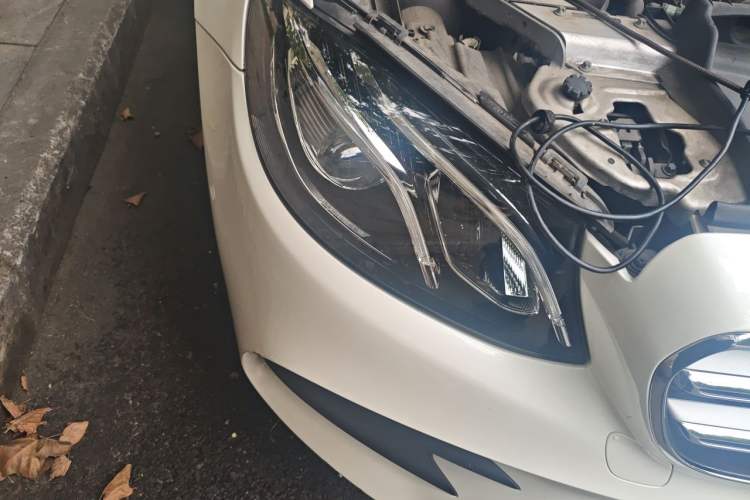 Used Mercedes-Benz E-Class 2020 E 300 L Sport Luxury Edition Right Front Headlight