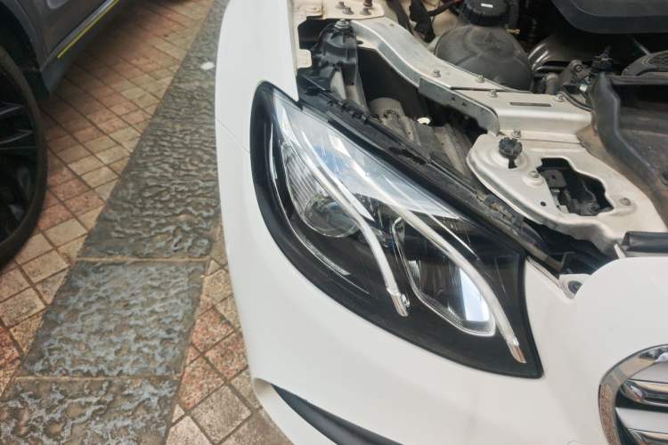 Used Mercedes-Benz E-Class 2020 E 300 L Sport Luxury Edition Right Front Headlight