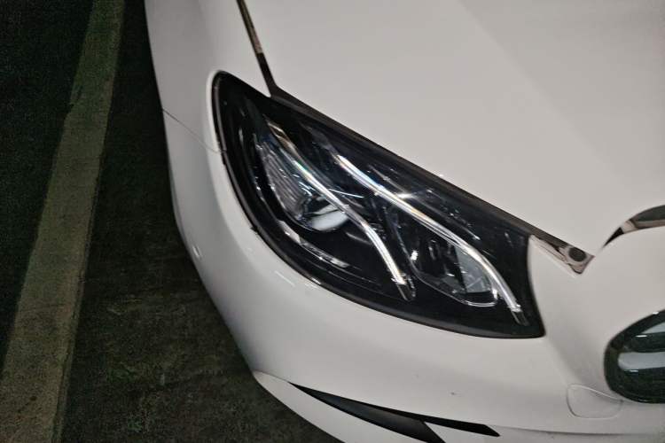Used Mercedes-Benz E-Class 2020 Restyled E 300 L Sport Exclusive Edition Right Front Headlight