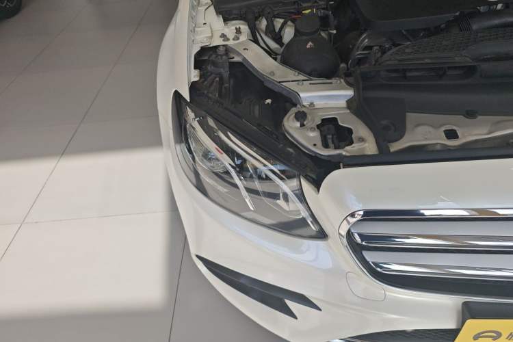 Used Mercedes-Benz E-Class 2020 E 300 L Sporty and Stylish Model Right Front Headlight