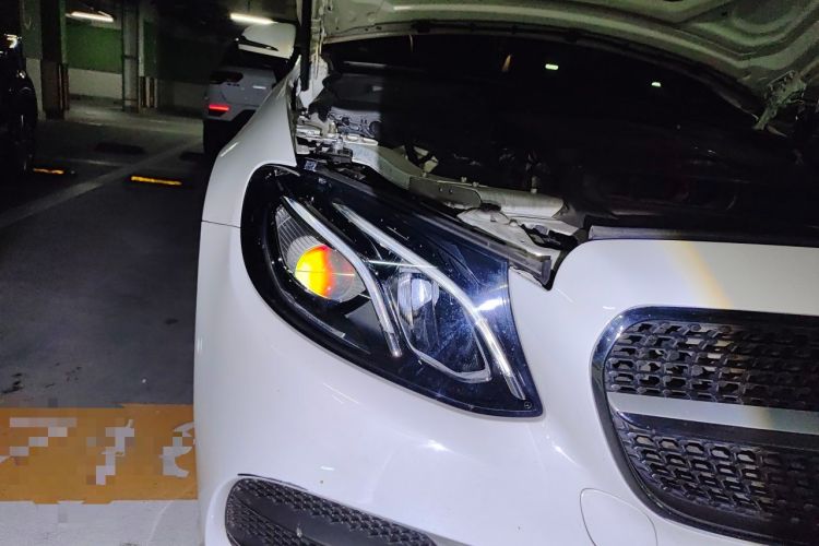Used Mercedes-Benz E-Class 2020 E 260 Convertible Coupe Right Front Headlight
