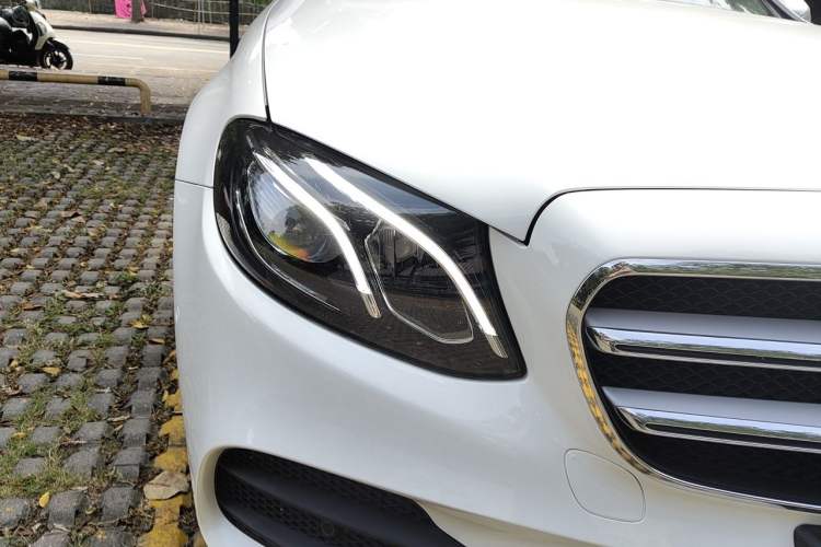 Used Mercedes-Benz E-Class 2020 E 300 L Sport Luxury Edition Right Front Headlight