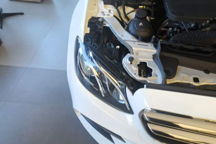 Used Mercedes-Benz E-Class 2020 Restyled E 300 L Sport Exclusive Edition Right Front Headlight