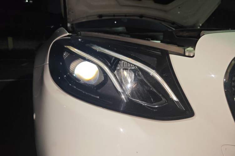 Used Mercedes-Benz E-Class 2020 E 260 Sport Edition Right Front Headlight