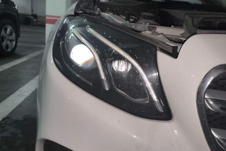 Used Mercedes-Benz E-Class 2020 Restyled E 300 L Sporty and Stylish Edition Right Front Headlight