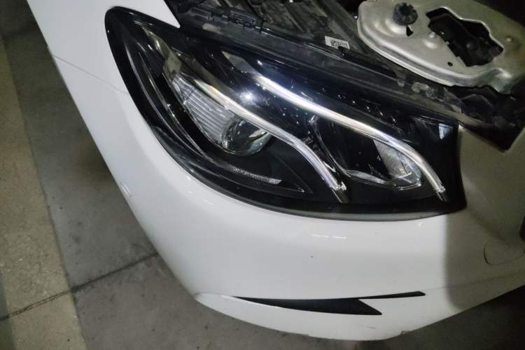 Used Mercedes-Benz E-Class 2020 E 260 Sport Edition 4MATIC Right Front Headlight