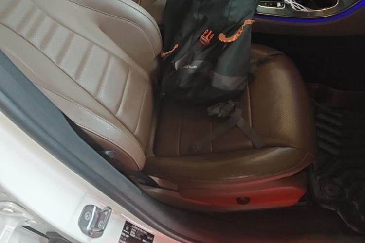 Used Mercedes-Benz E-Class 2020 E 300 L Sport Luxury Edition Right Front Seat