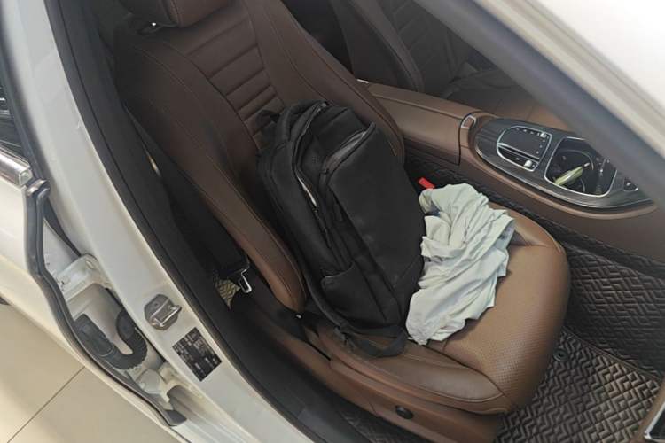 Used Mercedes-Benz E-Class 2020 Restyled E 300 L Sporty and Stylish Edition Right Front Seat