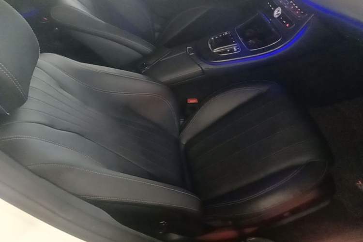 Used Mercedes-Benz E-Class 2020 E 260 Sport Edition Right Front Seat