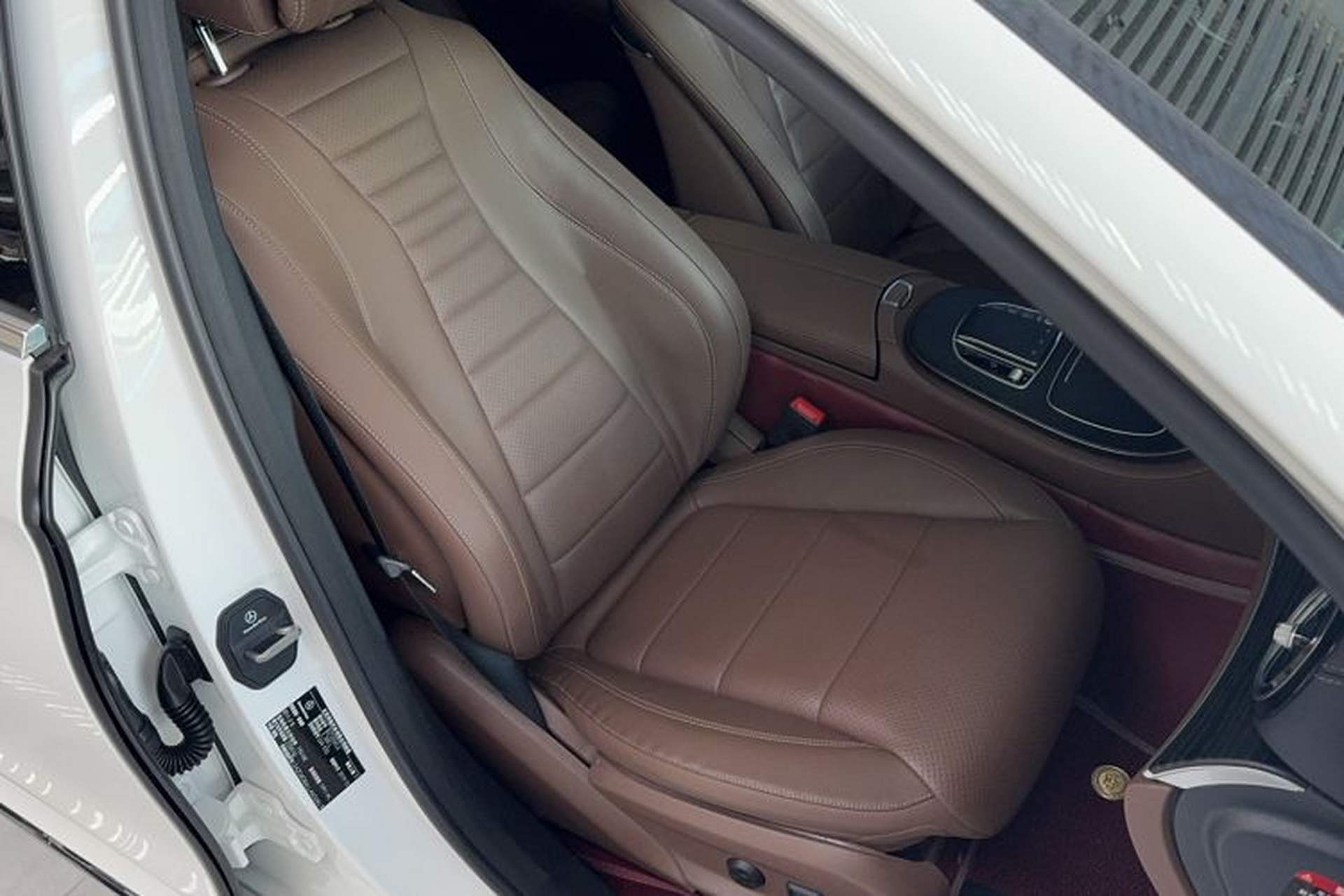 Used Mercedes-Benz E-Class 2020 E 300 L Sporty and Stylish Model Right Front Seat