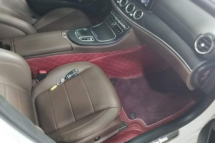 Used Mercedes-Benz E-Class 2020 Restyled E 300 L Sport Exclusive Edition Right Front Seat