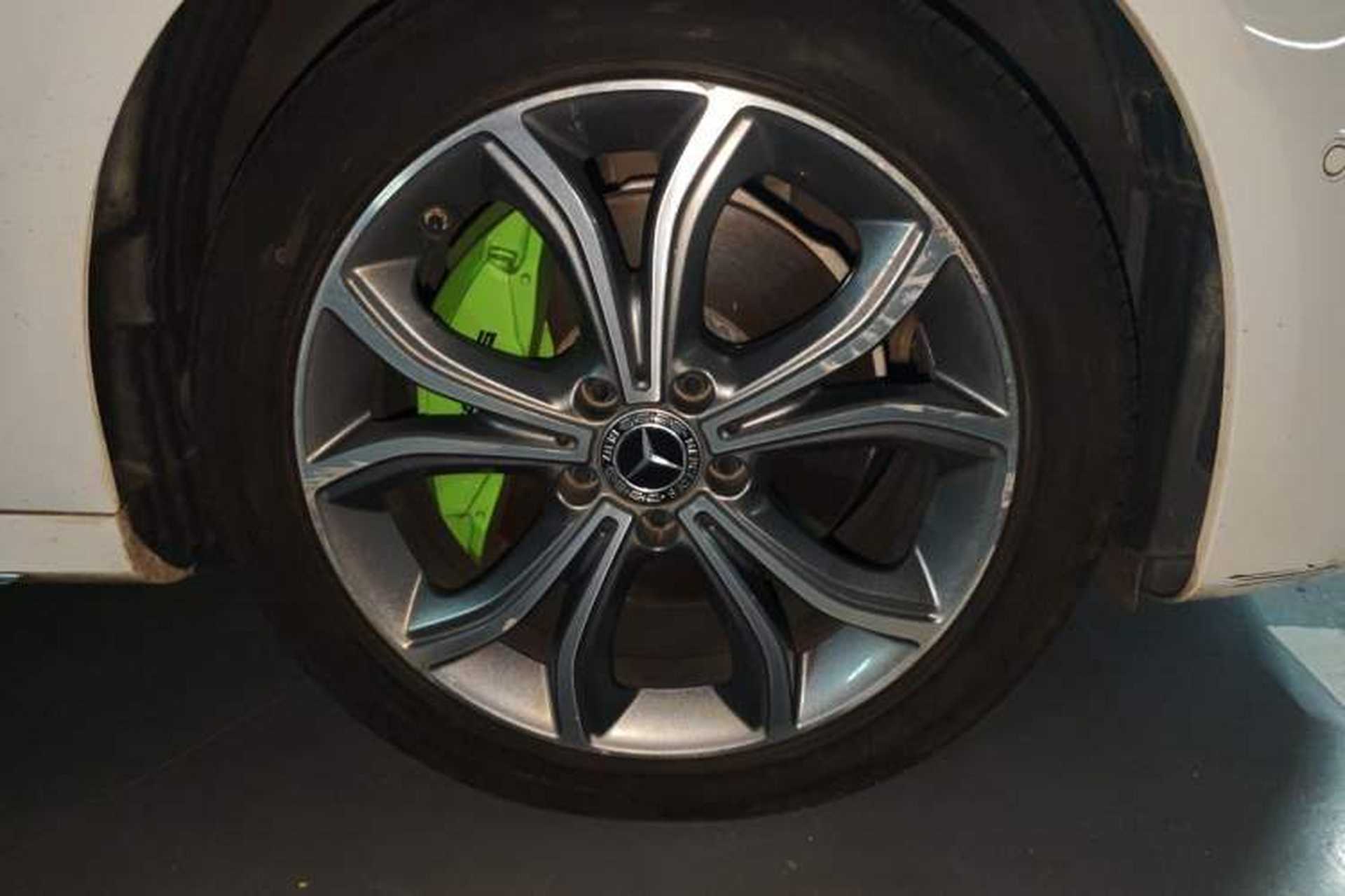 Used Mercedes-Benz E-Class 2020 E 300 L Sporty and Stylish Model Right Front Wheel Hub