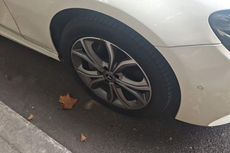 Used Mercedes-Benz E-Class 2020 E 300 L Sport Luxury Edition Right Front Wheel Hub