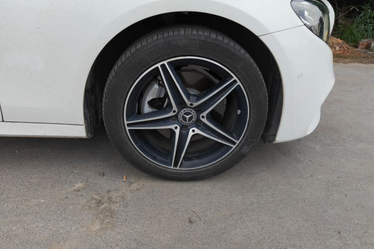 Used Mercedes-Benz E-Class 2020 E 260 Sport Edition Right Front Wheel Hub