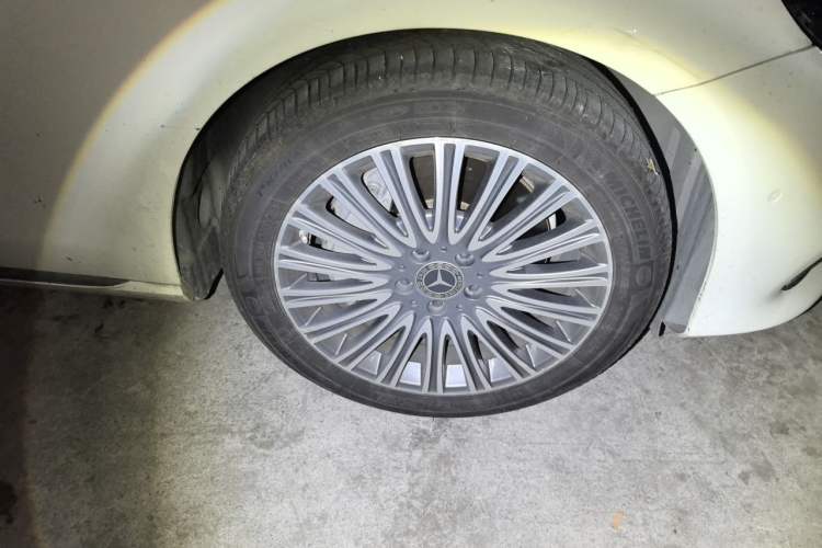 Used Mercedes-Benz E-Class 2020 Facelift E 300 L Stylish Edition Right Front Wheel Hub