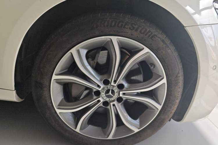 Used Mercedes-Benz E-Class 2020 E 300 L Sporty and Stylish Model Right Front Wheel Hub