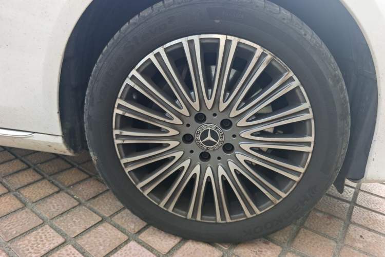 Used Mercedes-Benz E-Class 2020 Facelift E 300 L Stylish Edition Right Front Wheel Hub