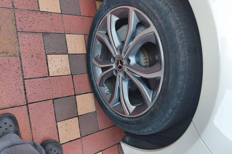 Used Mercedes-Benz E-Class 2020 E 300 L Sporty and Stylish Model Right Front Wheel Hub