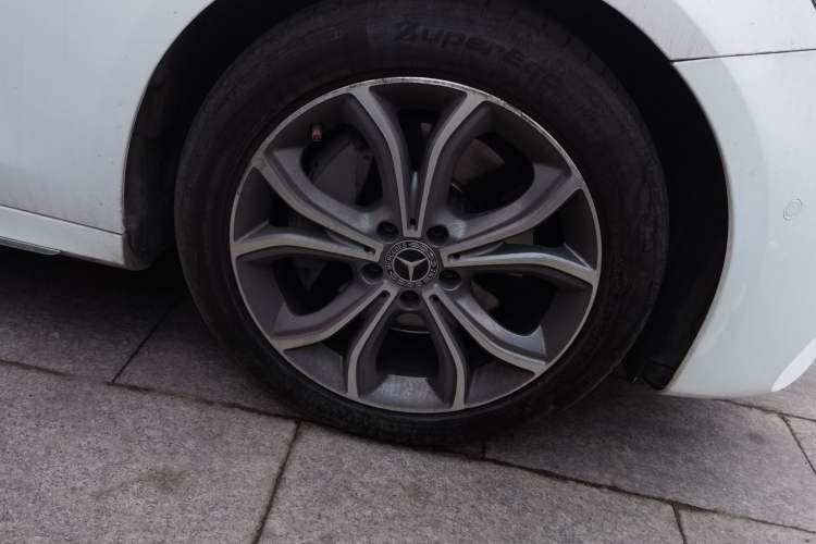 Used Mercedes-Benz E-Class 2020 E 300 L Sporty and Stylish Model Right Front Wheel Hub
