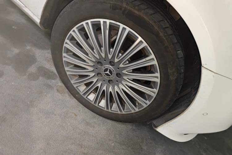 Used Mercedes-Benz E-Class 2020 E 300 L Stylish Model Right Front Wheel Hub