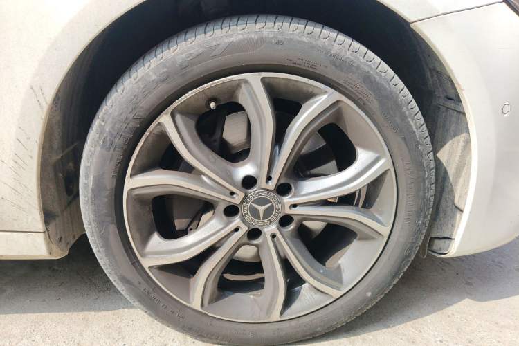 Used Mercedes-Benz E-Class 2020 Restyled E 300 L Sporty and Stylish Edition Right Front Wheel Hub