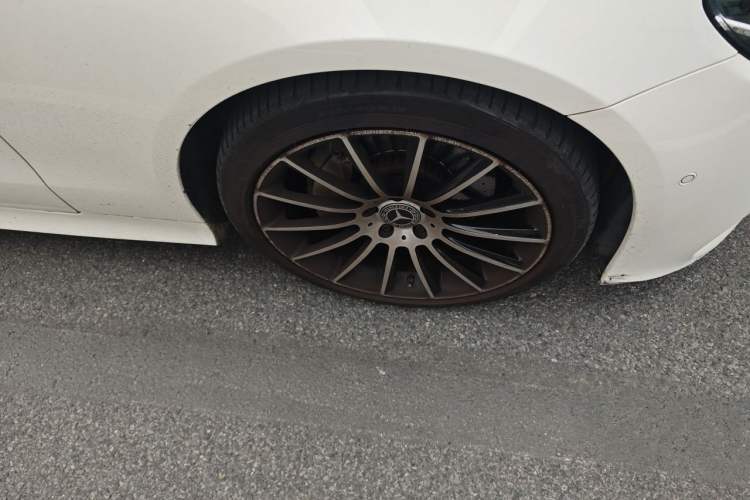 Used Mercedes-Benz E-Class 2020 E 260 Coupe Right Front Wheel Hub