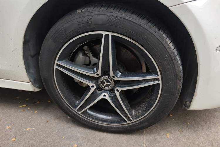 Used Mercedes-Benz E-Class 2020 E 260 Sport Edition Right Front Wheel Hub