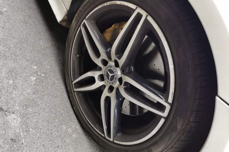 Used Mercedes-Benz E-Class 2020 E 300 Coupe Right Front Wheel Hub