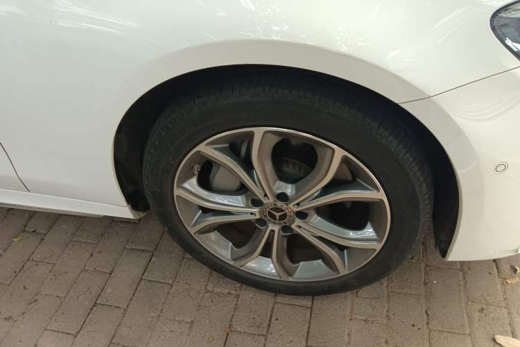 Used Mercedes-Benz E-Class 2020 E 300 L Sporty and Stylish Model Right Front Wheel Hub