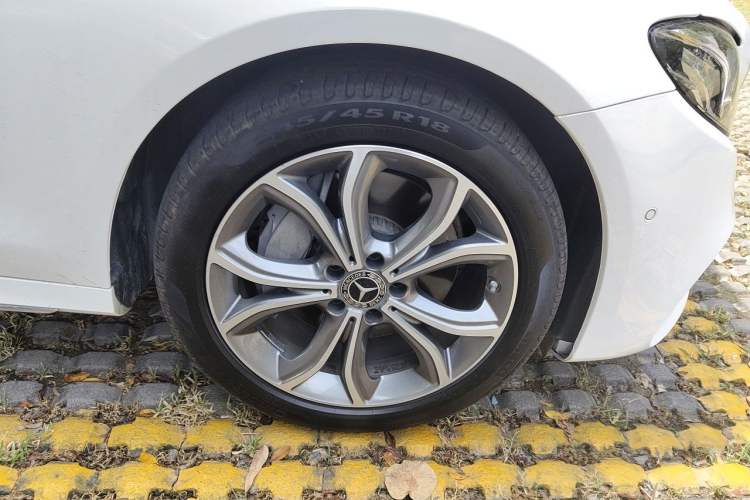 Used Mercedes-Benz E-Class 2020 E 300 L Sport Luxury Edition Right Front Wheel Hub